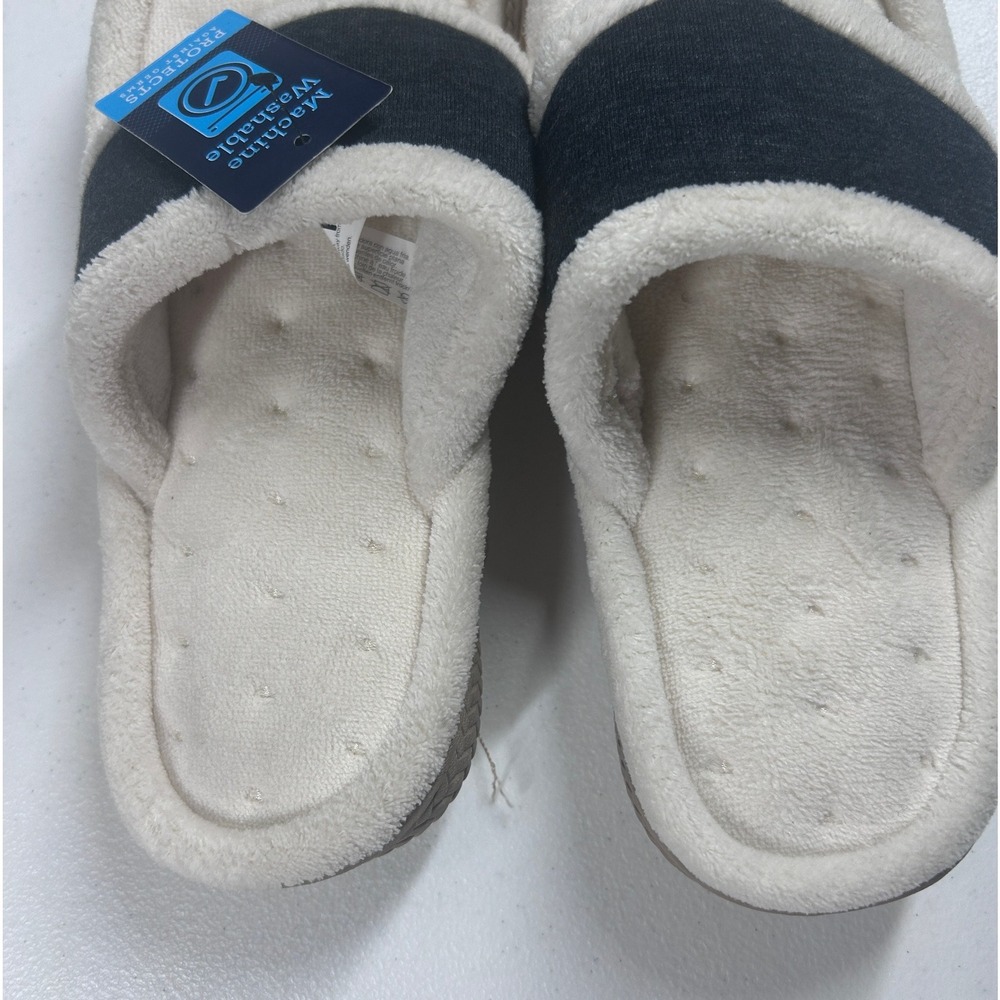 Isotoner Signature Memory Foam Slippers Womens 7.5-8 MD Machine Washable NEW - Picture 2 of 7